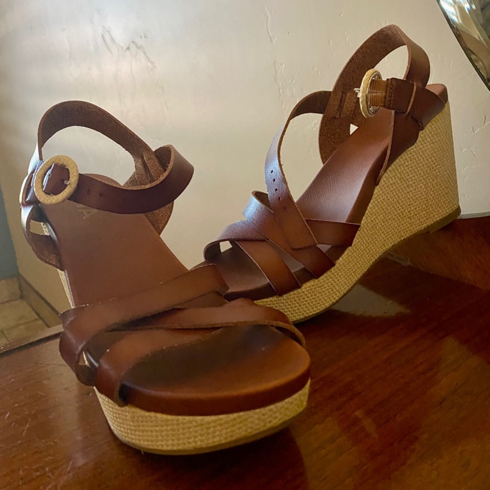 Wedged sandals